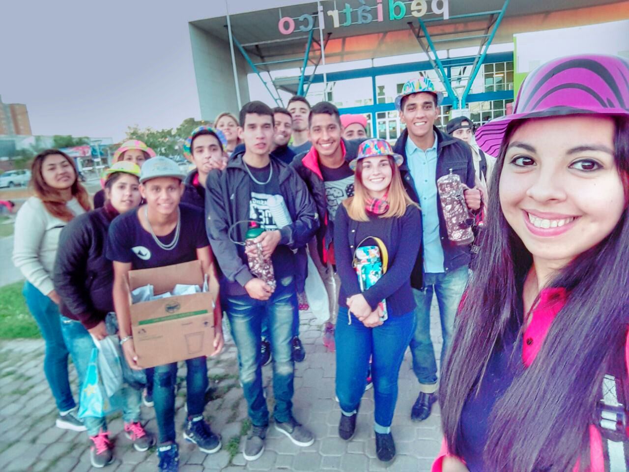 Jóvenes y adolescentes Cristianos brindaron ayuda social en lugares públicos de Resistencia