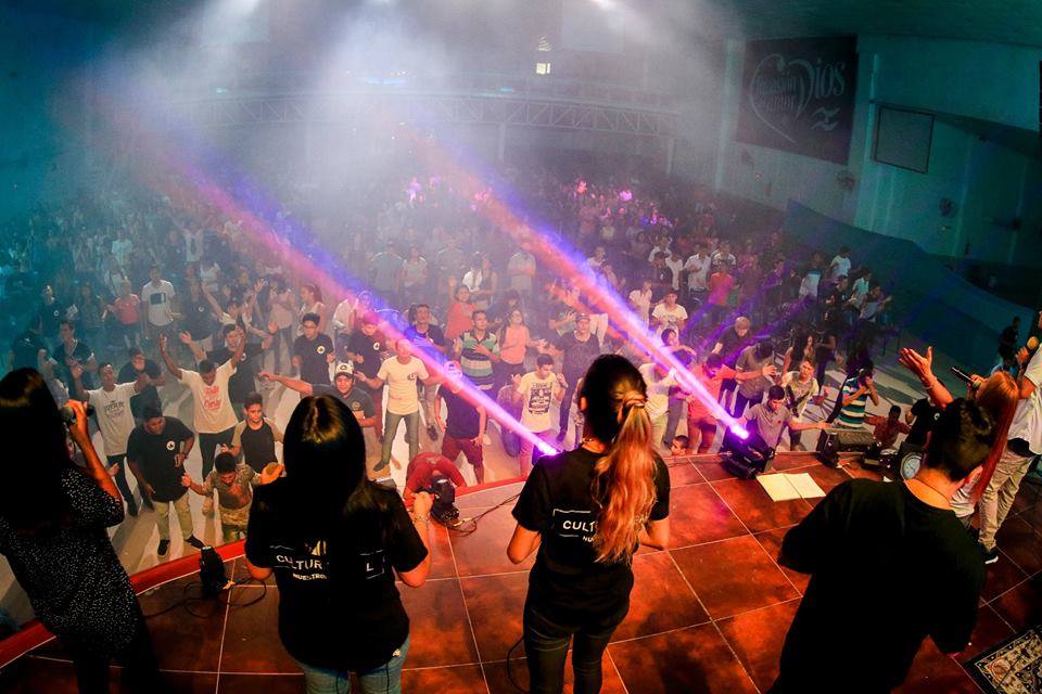 Lo que te rodea no es lo que te define, sino tu posición en Cristo!