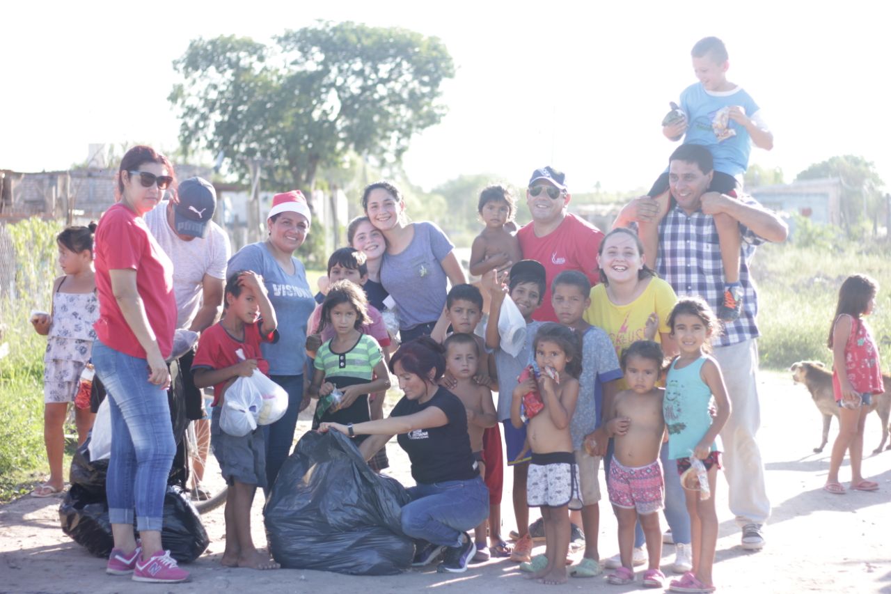 Jóvenes cristianos comenzaron el año ayudando a familias necesitadas