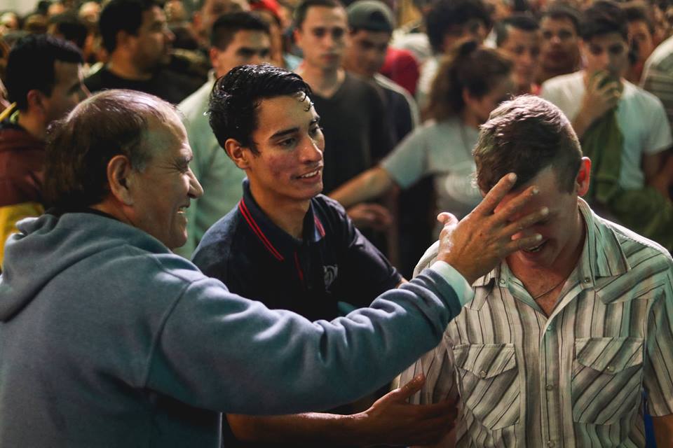 Más de 400 Personas en la Fiesta de Bienvenida