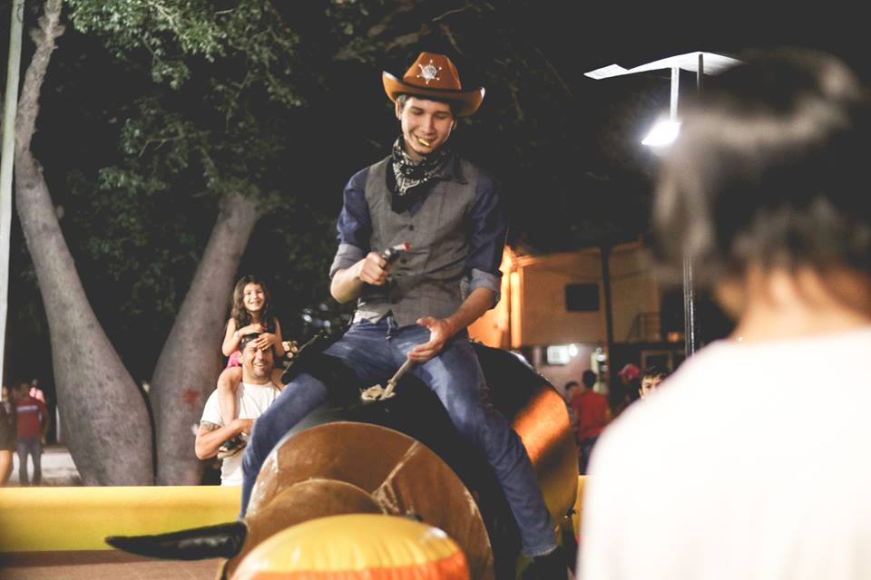 Noche Diferente Cowboy