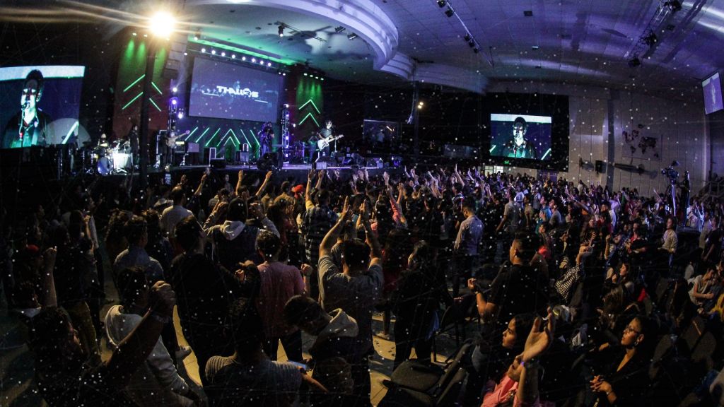 Una nueva generación cargada de 100% de Avivamiento en el Congreso de Noche Diferente