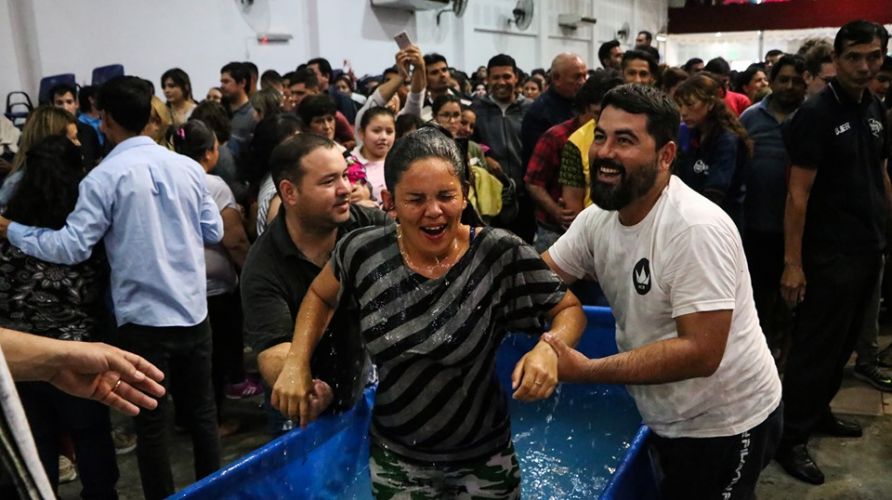  Cerca de 600 Personas en la Fiesta de Bienvenida