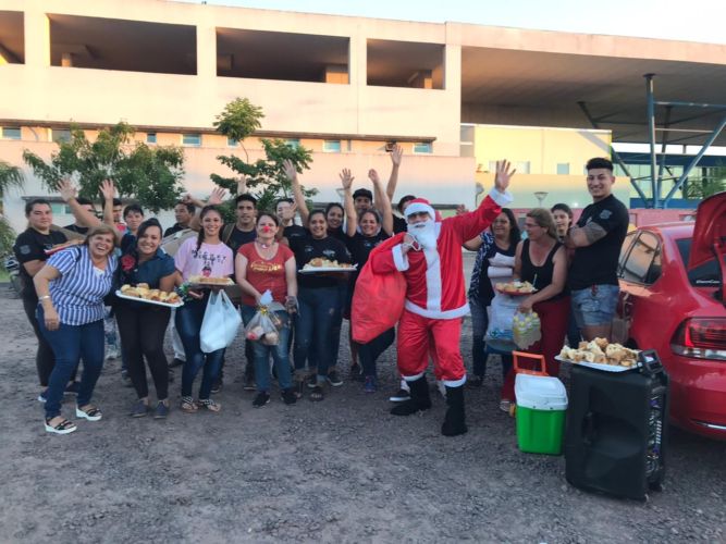 Evangélicos llevaron la navidad a la cárcel, el pediátrico y barrios carenciados