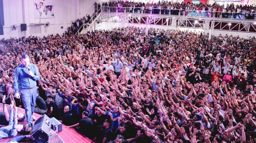 Evangelista Andres Bisonni: "Debemos sumergirnos totalmente al río para rescatar las almas perdidas"