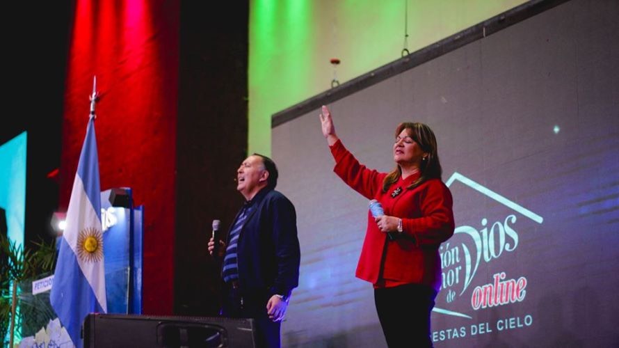 Más de dos millones de personas participaron en vigilia de oración