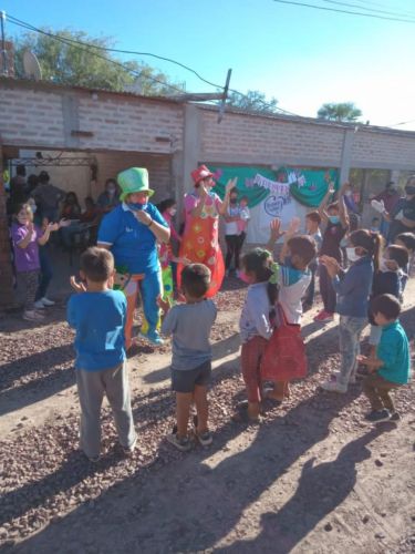 Actividad solidaria en barrio Zampa