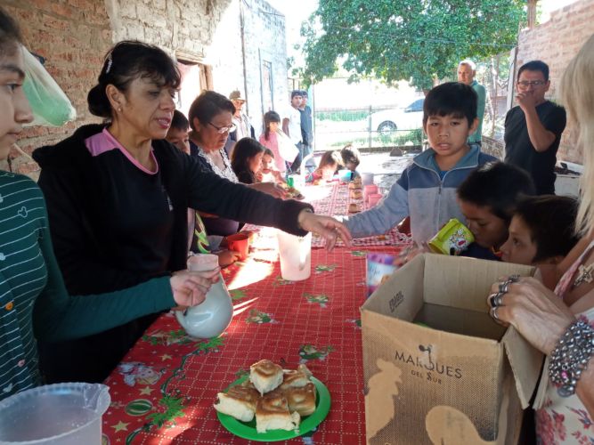 Siguen activos los merenderos de Fundación Cielos Abiertos en Fontana