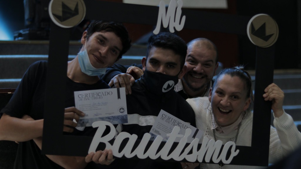 Frutos de Invasión: Cerca de 300 Personas en la Fiesta de Bienvenida y bautismo