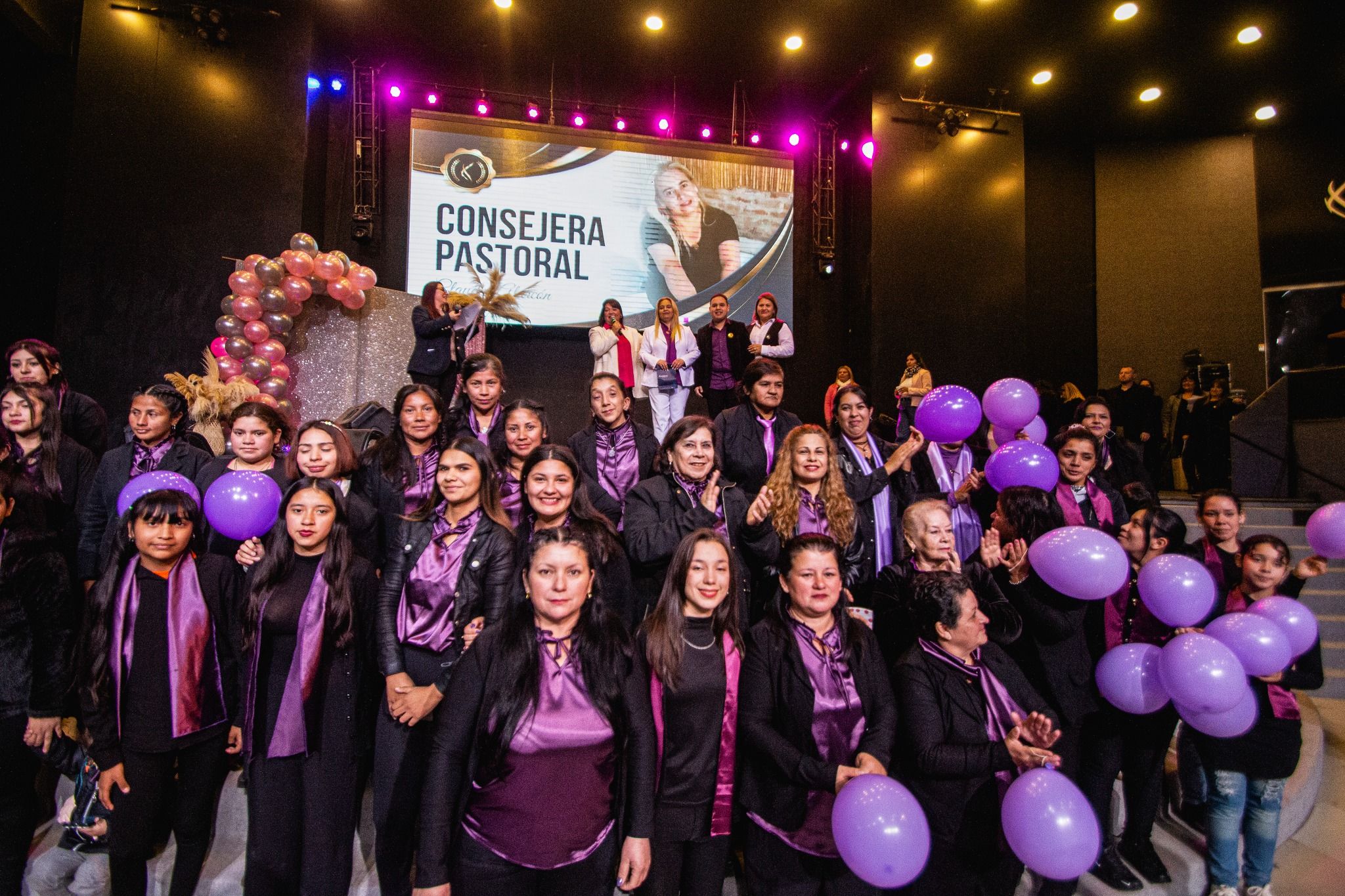 ICI está de fiesta con nuevos mentores, consejeros y ministros que fueron ungidos